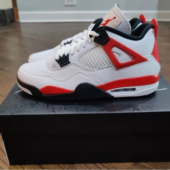 Size 8 red cement retro 4s - Picture 5 of 7